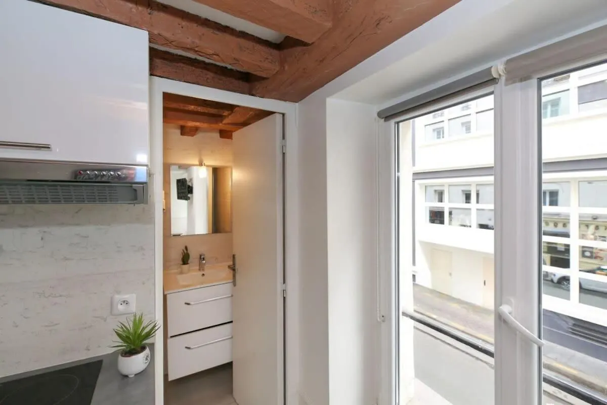 Studio Parisien 20M2 En Face Du Musee Grevin - 2P Διαμέρισμα